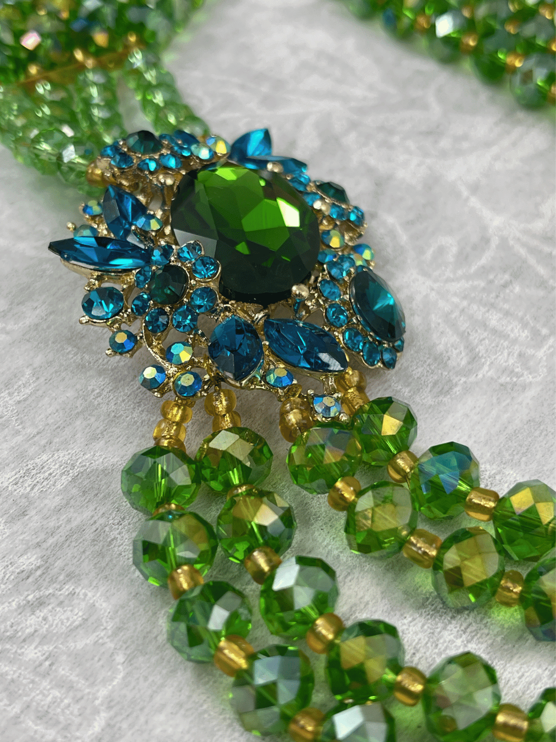 Chunky Green Glass Beaded Necklace - 57cm Length - avalaya.com